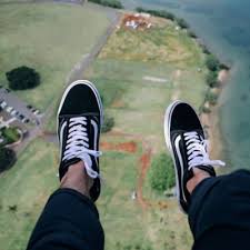 These shoes fit below the ankle and have a padded, comfortable fit up around the collar of the shoe. How To Break In Your Vans Official Guide Vans Uk