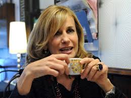 È il marito nanni delbecchi, giornalista del fatto quotidiano a parlare, dopo un anno e 4 mesi, della tragica morte della compagna di una vita, siamo stati insieme 25 anni, alessandra appiano, giornalista, scrittrice, autrice televisiva. Foto Un Caffe Con Alessandra Appiano La Nuova Provincia