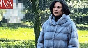 Ramona badescu propune o colectie noua, fresh, de vara. Ramona Badescu Mamma Dopo I 50 Anni Le Prime Foto Con Il Suo Bimbo Al Parco Foto Ultime Notizie Flash