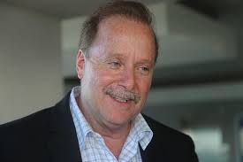 Dr. Jaime Claudio publica libro sobre cannabis