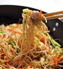 Nouilles Sautees Au Poulet Cuisine Asiatique Recettes De Cuisine Nouilles Sautees