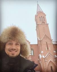 V tento prekrásny deň sa chcem poďakovať Bohu za 45 rokov v Jeho milujúcej  prítomnosti (presne v nedeľu 13. juna 1976 som sa narodil)