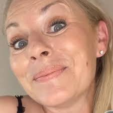 Sharon Maker's Instagram, Twitter & Facebook