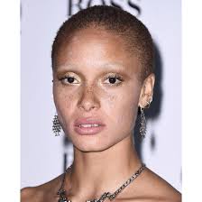 9 Celebrities Who Have Rocked The No Makeup Makeup Trend Celebrity Makeup Barely There Makeup Makeup Trends