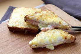Abbiamo cucinato degli spiedini di croque monsier golosi e originali. Toast Croque Monsieur La Ricetta Francese Con Prosciutto E Formaggio