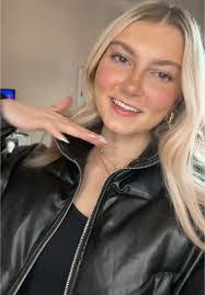 Amy Wymer's Instagram, Twitter & Facebook