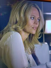 Look who turned up in S2 of Bosch. Looking great and playing a mysterious  femme fatal🥰