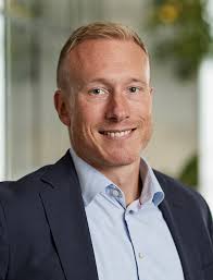 Carl Burman's Instagram, Twitter & Facebook