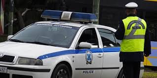 Θεσσαλονίκη: Αυτοκίνητο εμβόλισε περιπολικό της ΕΛ.ΑΣ. | Έθνος