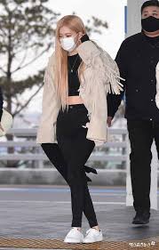 Blackpink The Reasons Rose Lisa Jisoo And Jennie Are Our Style Icons Film Daily Последние твиты от blackpink style (@blackpinkoutfit).