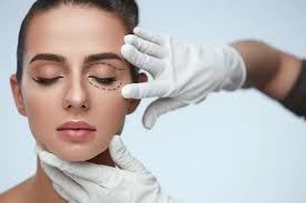 أنواع عمليات التجميل الوجه – حلول آمنة وطبيعية لكل ملامحك