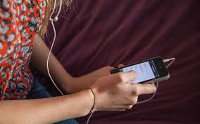 Découvrez les chinois à paris sur molotov, l'app gratuite pour regarder la tv en direct et en replay. Streaming Musical Le Francais Deezer Parmi Les Concurrents De Spotify Le Parisien