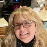 Lori Weis's Instagram, Twitter & Facebook