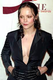 Montyburns56 Christina Ricci Wearing Leather Gloves Christina Ricci Beautiful Christina Christina Richie
