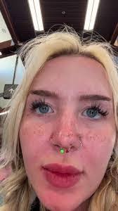 Shannon Bossert's Instagram, Twitter & Facebook