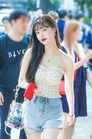 This is a friendship tattoo soojin got with her friend. Gidle Soojin No Makeup Gidle G I Dle 2020