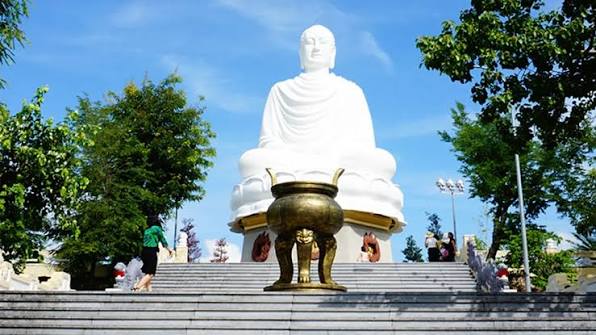 Chùa Long Sơn, Nha Trang - Kinh nghiệm tham quan 2026