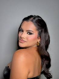 Hi Everyone 🤍 My name is Madelina, I'm a local Makeup Artist here in San  Antonio & surrounding areas. I have 14 years of experience loving what I  do! I'd love to