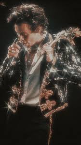 Tons of awesome harry styles laptop aesthetic wallpapers to download for free. Pin By Niitiiiin On Sweet Creature Wallpapers Harry Styles Photos Harry Styles Wallpaper Harry Styles