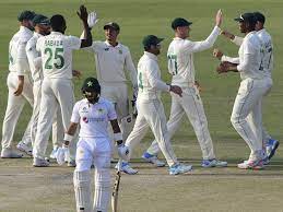 Here you can watch pakistan vs south africa 1st test day 4 video highlights with hd quality cricket highlights. Pakistan Vs South Africa 1st Test Day 1 Kagiso Rabada Leads South Africa Comeback After Pakistan Bowl Them Out For 220 Cricket News