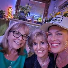 Pink fan's page family