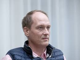 Mannen med många strängar på sin lyra