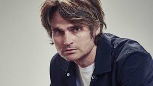 max navarro presenta il nuovo album agli angel's wings studios di  pantianicco