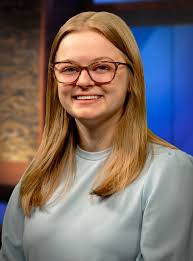 Jane Devlin raises, trains and goes adventuring with Siberian Huskies in  Central Oregon. We caught up with her at the 10 Mile Sno-Park as she was  tuning up her dogs for the