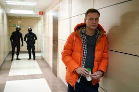 Alexei navalny is one of russia's most prominent opposition leaders, having spearheaded protests against russian president vladimir putin. Kremlin Critic Alexei Navalny Tells Russian Court To Free Him Arab News