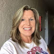 Marci Davidson's Instagram, Twitter & Facebook