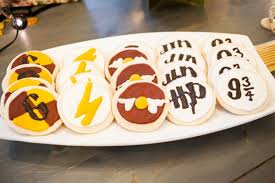 Like i said, installation was tedious, but pretty easy and really made the harry potter baby shower theme come to life. Harry Potter Themed Baby Shower Today S Mama