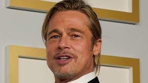 Brad pitt hilariously shouted out leonardo dicaprio's romeo + juliet at the 2021 oscars. K8jktefn9mpd2m