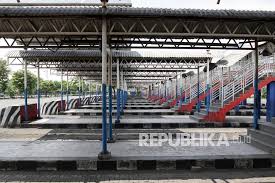 Sidoarjo apply atau kirim cv lengkap. Bus Di Terminal Bungurasih Bisa Angkut Penumpang Bukan Mudik Repjogja