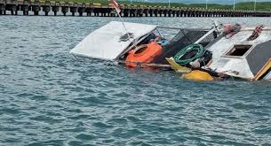 Kapal selam dirancang agar sulit ditemukan, yang bermasalah ketika salah satu tenggelam atau jatuh, kata bryan clark sebagaimana dikutip. Kumpulan Berita Kecelakaan Kapal Kronologi Km Sinar Bontang Tenggelam Di Muara Jungkat 8 Awak Dievakuasi