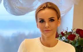Monika chwajoł opublikowała w mediach społecznościowych odważne zdjęcia. Chwajol Z Krolowych Zycia W Samej Bieliznie Wyglada Oblednie Obcas Pl