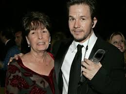 Mark and donnie wahlberg have announced that their beloved mother, alma, has died at the age of 78. Fae97odrrrplkm