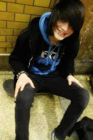 While emo image is usually associated with loneliness and depression, your hair shouldn't look depressing or hint at any pessimistic feelings even though you could be an emo to the very cute emo girls. Emo Boy Black Hair Cute Emo Boys Cute Emo Guys Hot Emo Guys