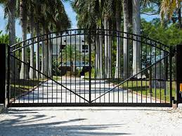 Fence company of wilmington offers top of the line custom built fences for commercial and residential properties. Fence Company Wilmington Nc Family Owned Operated