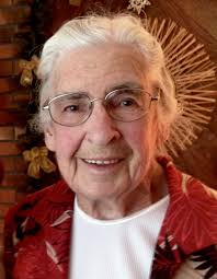 Eileen Muriel's Instagram, Twitter & Facebook