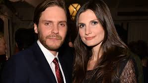 Daniel césar martin brühl gonzález domingo (german: Daniel Bruhl Die Beiden Wichtigsten Frauen In Seinem Leben Bunte De