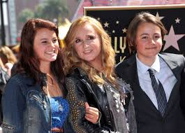 Maybe you would like to learn more about one of these? Melissa Etheridge S Daughter Bailey Shares Touching Tribute To Late Brother Beckett Cypher