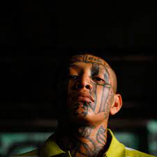 In el salvador, a small country of some 6.5 million, the defense ministry has estimated that more while a majority of el salvador's homicide victims are young men from poor urban areas, the gangs'. El Salvador Weniger Morde Nach Waffenstillstand Von Gangs Der Spiegel