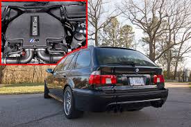 It was launched in the sedan body style, with the station wagon body style (marketed as touring) introduced in 1996. Bmw M5 E39 Touring Umbau Bilder Autobild De