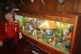 Funeral Home Uses Dead Critters To Cheer Guests Funeral Home Funeral Tourist Trap
