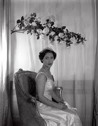 Elizabeth ii is the queen of the united kingdom. Princess Margaret Younger Sister And Only Sibling To Queen Elizabeth Ii 1950s Oldschoolcool