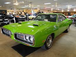 1970 Dodge Superbee My Brother Drove One Of These To Prom With Less Than 15 000 Miles On Owner Bought It Off The Hot Rods Cars Muscle Classic Cars Mopar Cars