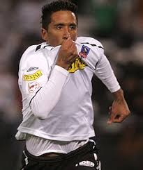 Valdivia y barrios representan el coraje de colo colo en la copa libertadores. Colo Colo Logro Principio De Acuerdo Con Lucas Barrios Y Firmaria La Proxima Semana Somos Chile Colo Colo