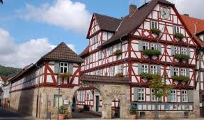 Das rote haus, frankfurts rote meile ist ein prunkvolles bordell für das gesamte rhein main gebiet! Detail