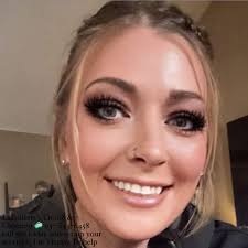 Anna Lafollette's Instagram, Twitter & Facebook