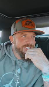 These old school country vibes 🔥🔥 #kentucky #letsgobowling #notcalifornia  #beardgang #gym #country Walker Montgomery #shedontknow